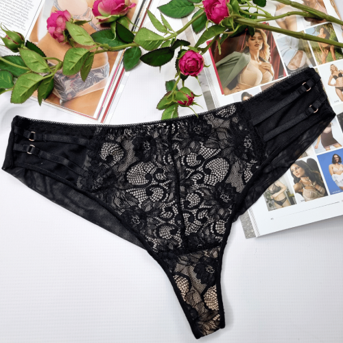 Brazyliany-wysoki-stan-z-ozdobnymi-paseczkami-siateczka-Jessica-czarny-2 (1).png