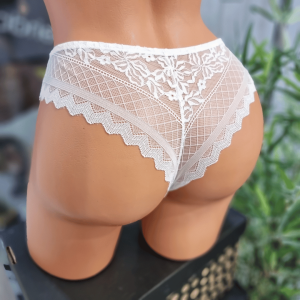 Brazyliany z transparentnej  siateczki i imitacją wiązania z przodu Clarissa biały