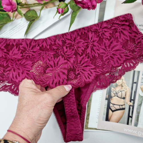 Stringi-z-wysokim-stanem-plus-size-Zaklina-bordowy-2 (1).png