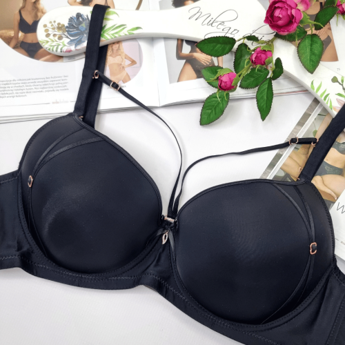 Biustonosz-gladki-z-paseczkami-straps-lekki-push-up-Magnolia-czarny-4.png