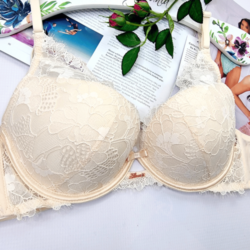 Biustonosz z koronką wzdłuż ramiączek push-up ZUZANNA cielisty 3