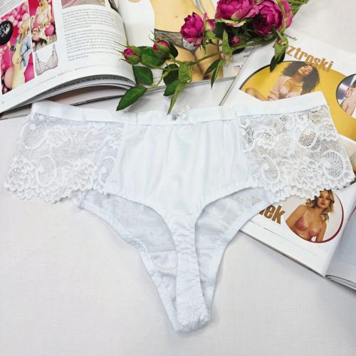 Stringi koronkowe wysoki stan plus size Cameron biały 3