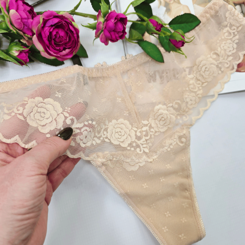 Stringi z haftowanej siateczki wysoki stan z ozdobnym tyłem plus size MARSELA cielisty 4