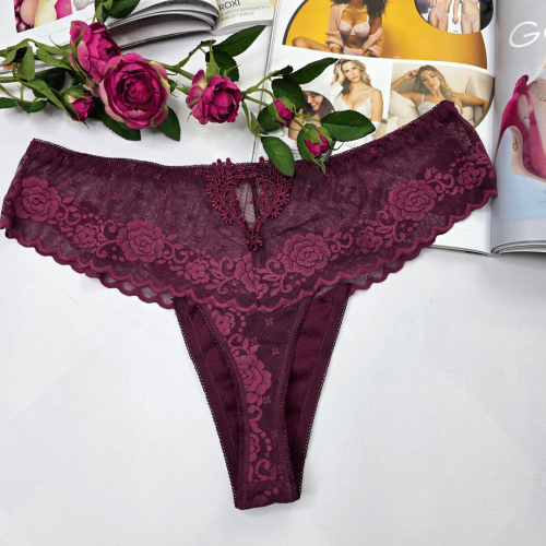 Stringi z haftowanej siateczki wysoki stan z ozdobnym tyłem plus size MARSELA bordowy 1