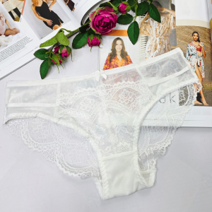 Majtki koronkowe z ozdobnymi paseczkami BIANKA ecru