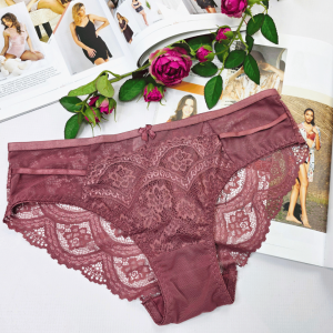 Majtki koronkowe z ozdobnymi paseczkami BIANKA wrzosowy