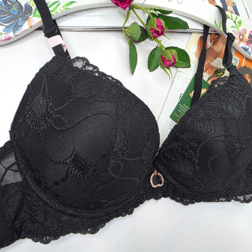 Biustonosz koronkowy mały push-up KASANDRA czarny 2