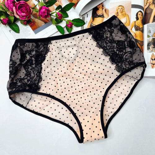 Majtki z siateczki z koronką i ozdobnymi paseczkami wysoki stan TATIANA Limited Edition pudrowo/czarny 1