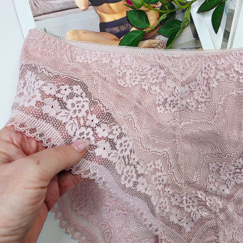 Majtki koronkowe z wysokim stanem plus size NOEMI pudrowy róż 3