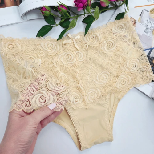 Majtki koronkowe wysoki stan plus size Greta cielisty 1