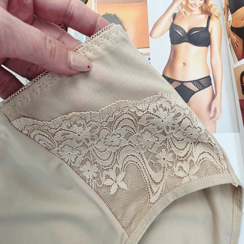 Majtki plus size wysoki stan z elastyczną siateczką MALWINA cielisty 2