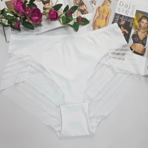 Majtki laserowo cięte z siateczką plus size wysoki stan Odette biały