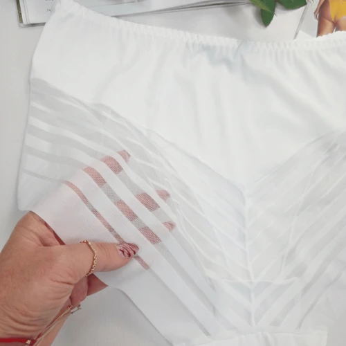 Majtki laserowo cięte z siateczką plus size wysoki stan Odette biały 3