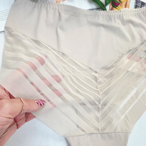 Majtki laserowo cięte z siateczką plus size wysoki stan Odette beżowy 3