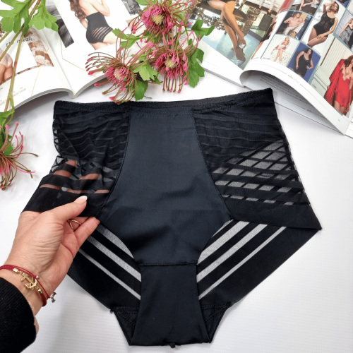 Majtki-laserowo-ciete-z-siateczka-wysoki-stan -Odette-czarny-3.png